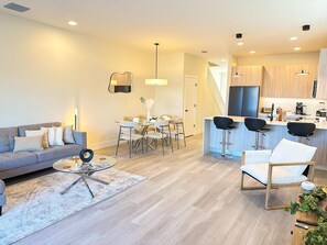 TV - TR1388PNW - Modern New Home 4 Bed (Clermont)