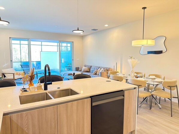 Interior - TR1388PNW - Modern New Home 4 Bed (Clermont)