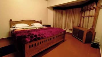 3 habitaciones, tabla de planchar con plancha, wifi y ropa de cama