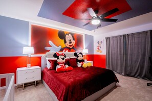 5 bedrooms, desk, iron/ironing board, travel cot