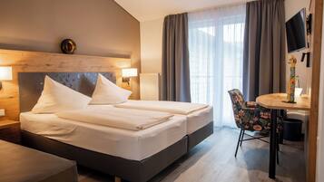 Family Triple Room | Premium bedding, desk, laptop workspace, free WiFi