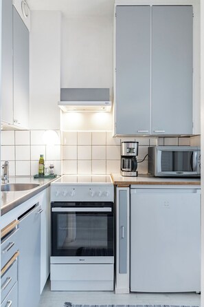 Comfort Studio, Balcony, City View | Private kitchen | Coffee/tea maker, electric kettle, toaster - Nice Studio with Balcony in the Center (Lahti)