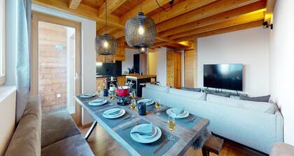 Spacious Apartment With Balcony