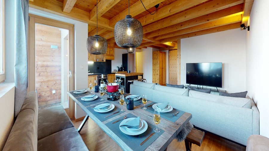 Spacious Apartment With Balcony