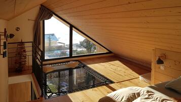 2 habitaciones, tabla de planchar con plancha y cuna de viaje