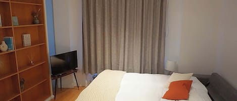 1 室のベッドルーム、アイロン / アイロン台、インターネット、ベッドシーツ