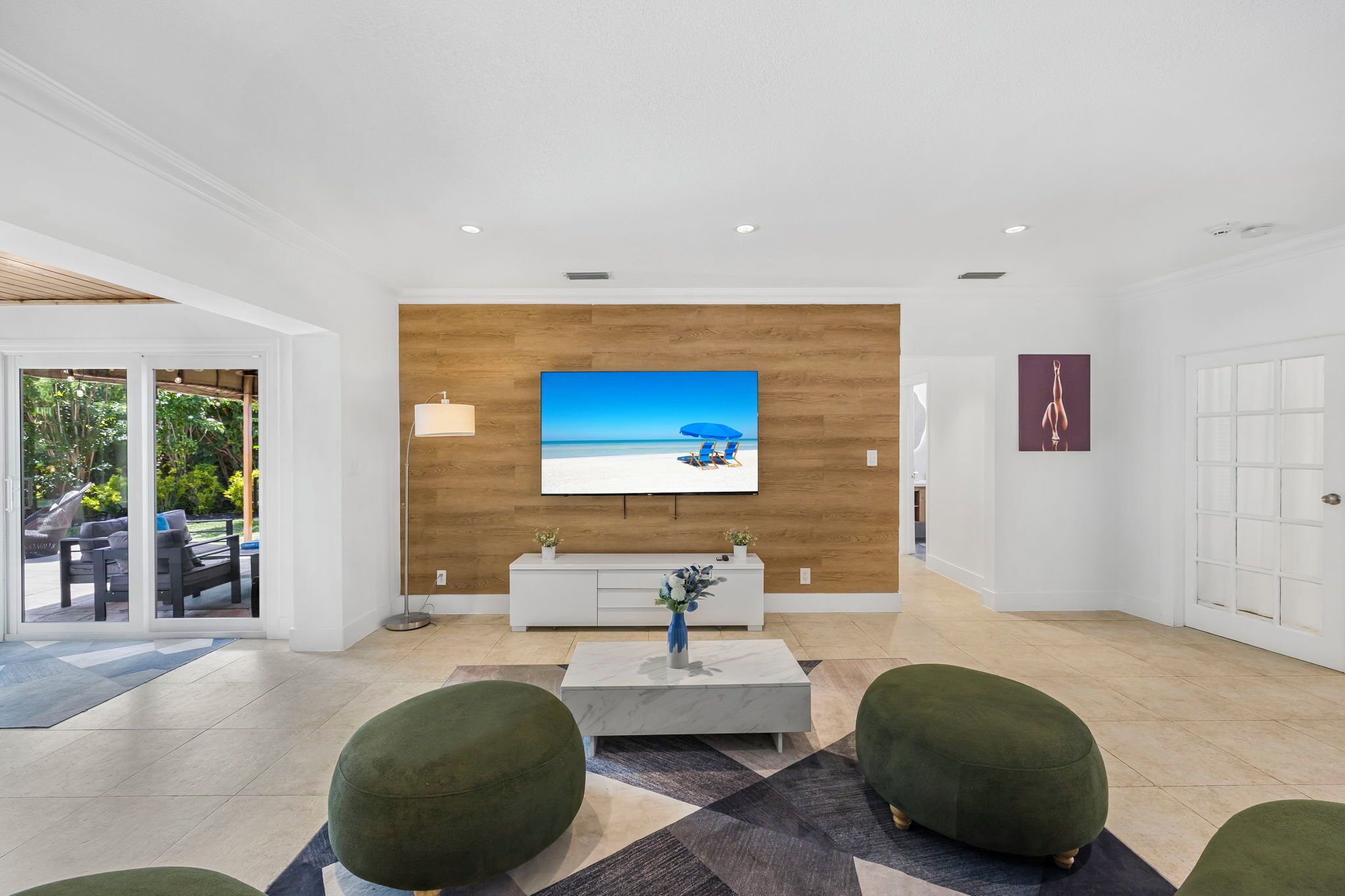 Casa exclusiva, varanda | Área de estar | TV de plasma 50 polegadas com canais a cabo