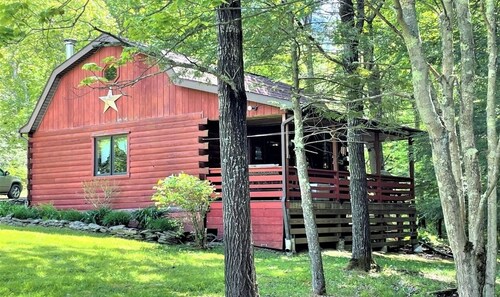 Charming cabin with WiFi in New Milford
