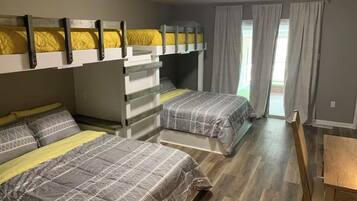 5 bedrooms, iron/ironing board, WiFi, bed sheets