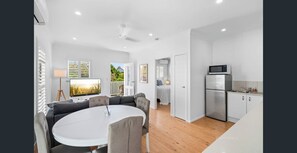 Unclassified image, 4 of 32, button - Winders Beach House (Marcoola)