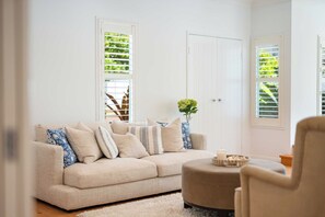 Unclassified image, 2 of 32, button - Winders Beach House (Marcoola)