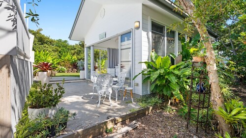 Winders Beach House - Stunning Beachfront Home