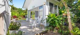 Winders Beach House - Stunning Beachfront Home