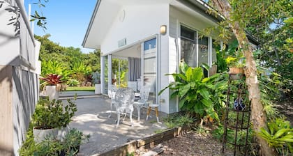 Winders Beach House - Stunning Beachfront Home