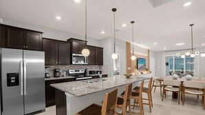 Unclassified image, 5 of 40, button - 7 BD / 5.5 BA/ Windsor Cay (16225 SK) (Clermont)