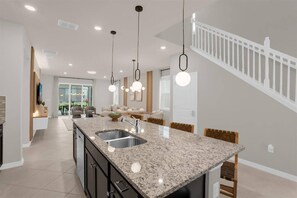 Interior - 7 BD/ 5.5 BA/ Windsor Cay (16225 SK) (Clermont)