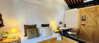 Charming Little Canary home Terrace with wonderful ocean and mountain views.