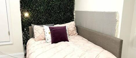 1 bedroom, desk, iron/ironing board, free WiFi