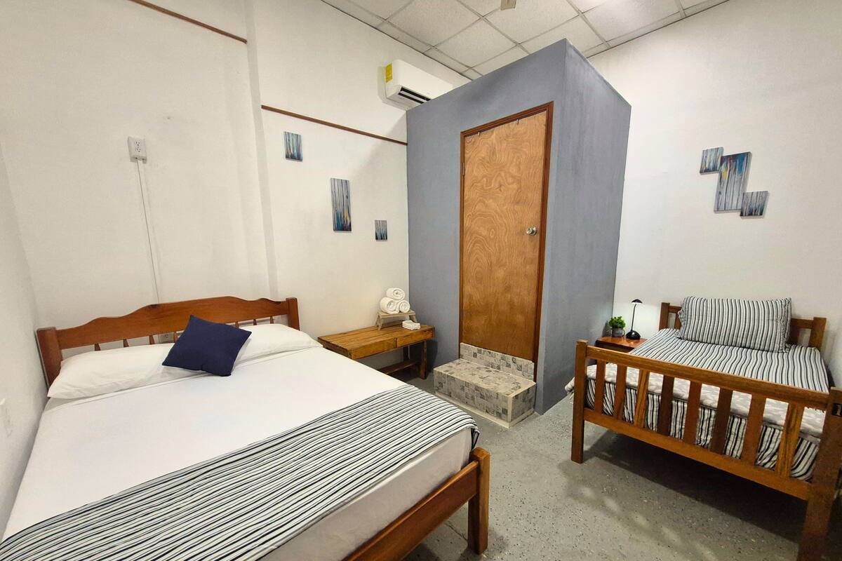 Quarto família, 1 quarto, acessível para pessoas com deficiência física, para não fumantes | Wi-Fi de cortesia