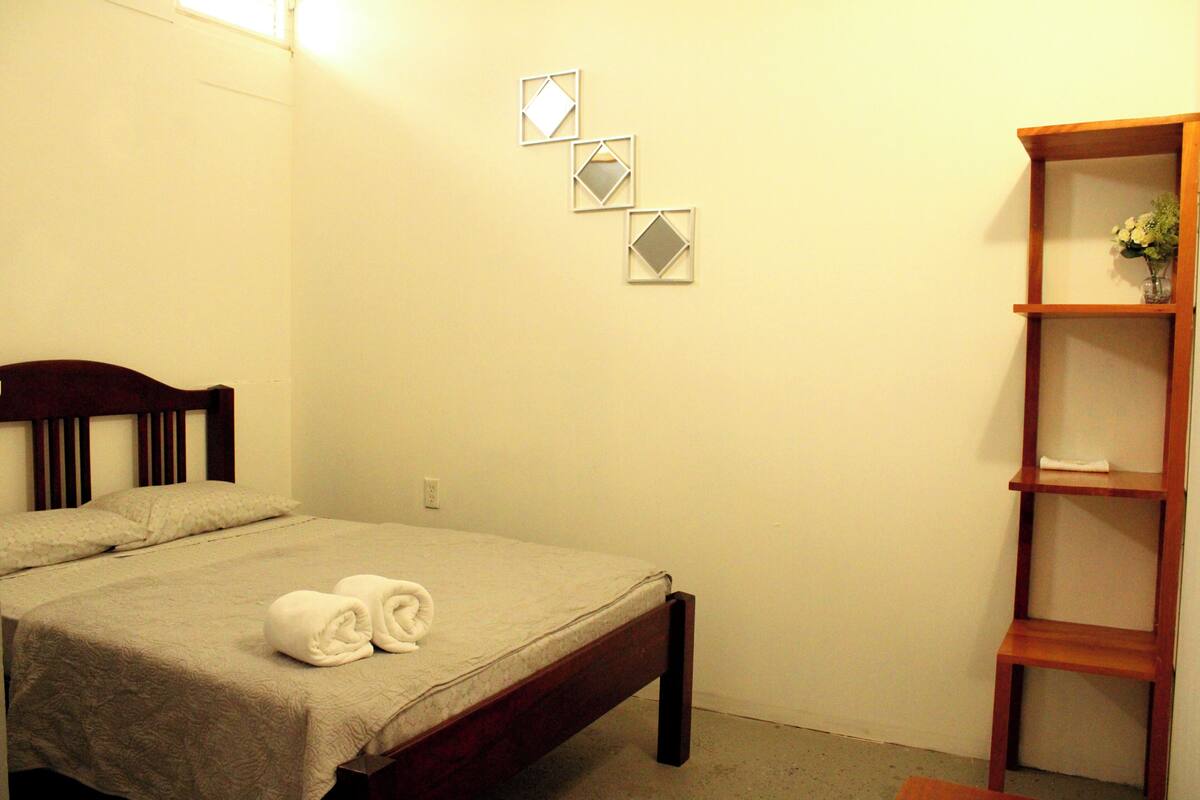 Standard Room | WiFi (free), bed sheets