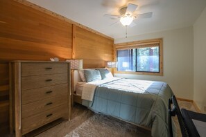 2 多间卧室、办公桌、熨斗/熨衣板、WiFi