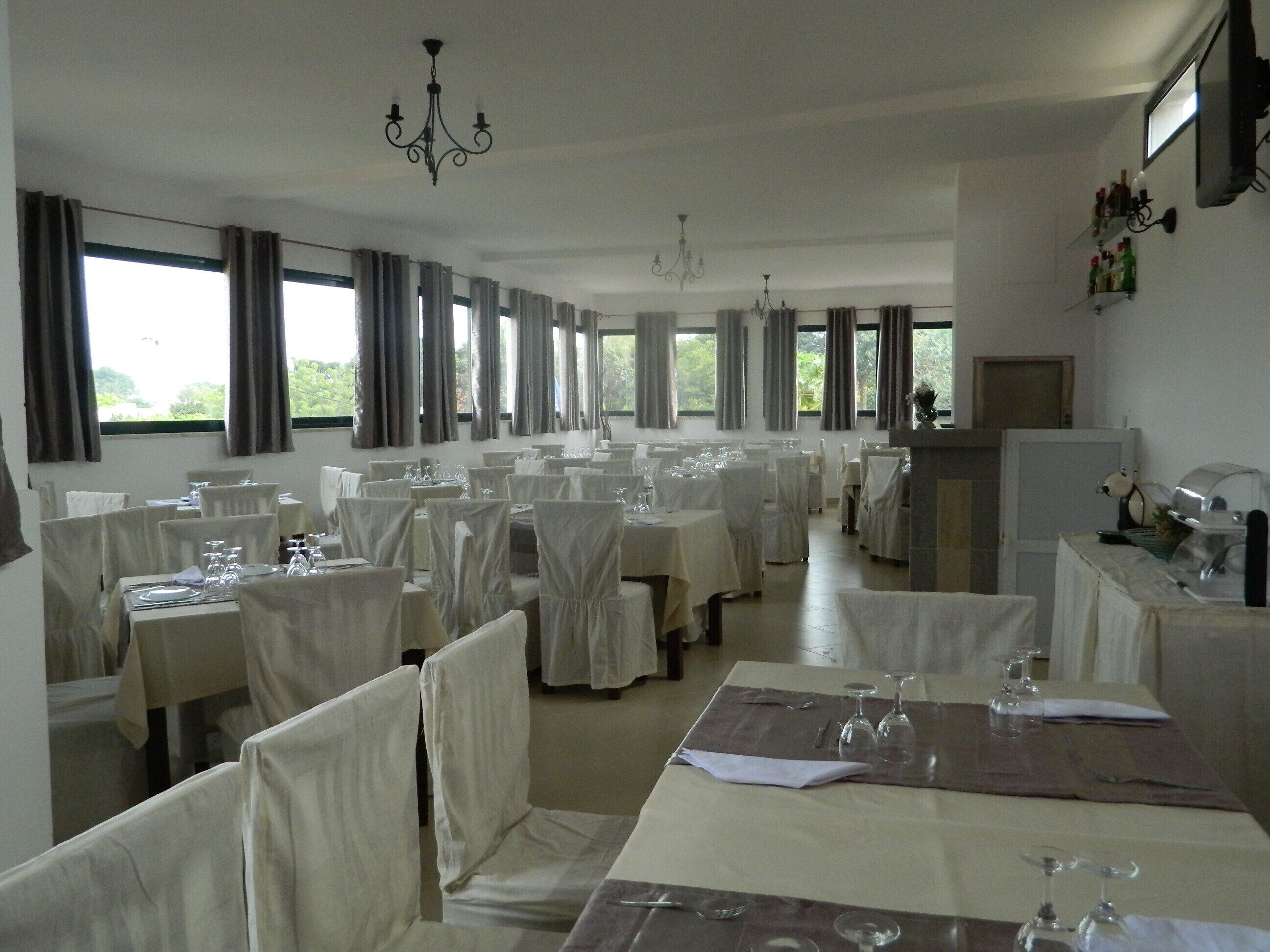 Free daily full breakfast 