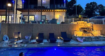 Incredible Views - Heated Saltwater Pool - Hot Tub - Waterfront Resort