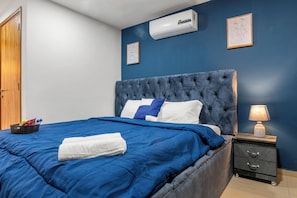 2 habitaciones, tabla de planchar con plancha, wifi y ropa de cama