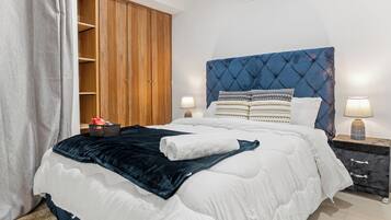 2 bedrooms, iron/ironing board, WiFi, bed sheets