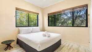 6 bedrooms, iron/ironing board, free WiFi, bed sheets - Beach Front Beach Break - Spacious Home with Pool - Perfect for a Large Family & Group Accommodation (Byron Bay)
