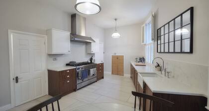 Ramsgate - Coastal Cottage Escape - Pet Friendly with Parking