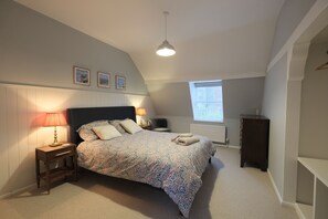 3 soverom, strykejern/-brett, wi-fi og sengetøy