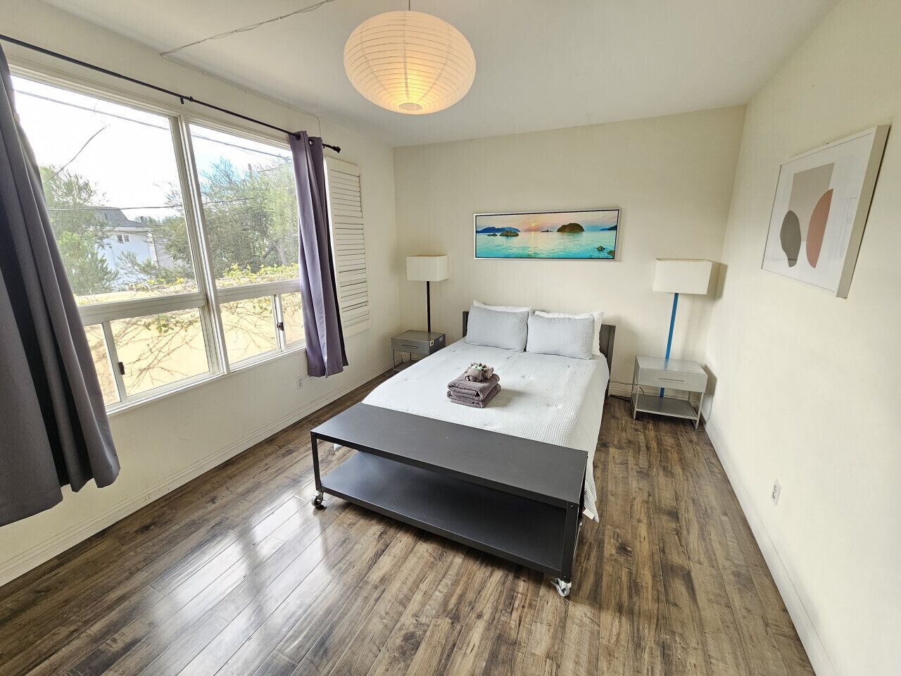 2 bedrooms, desk, iron/ironing board, travel crib