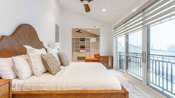 6 Schlafzimmer, Schreibtisch, Bügeleisen/Bügelbrett, Reisekinderbett