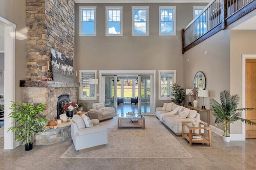 Equestrian Estate | Indoor Pool, Theater, Game Rm
