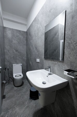 Bathroom - Istana Villa Mirissa (Mirissa)