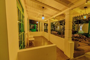 Standard Double Room | Teres/patio