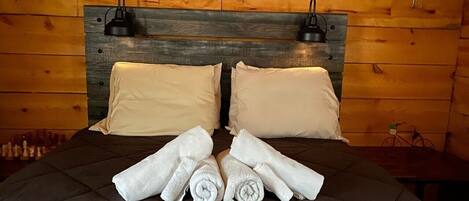 Cabane, 1 grand lit, vue montagne | Surmatelas, Wi-Fi gratuit, draps fournis