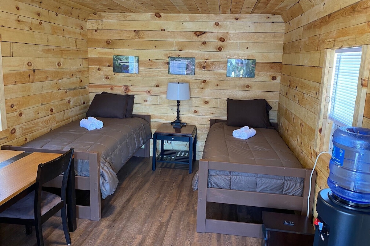 Cabaña, 2 camas individuales, para no fumadores, vista a la montaña | 1 habitación, camas con pillow-top, wifi gratis y ropa de cama