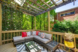 Property grounds - NEW! Logan Mansion Suite 2 (Washington)