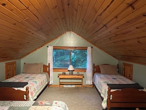 3 bedrooms, iron/ironing board, travel crib, free WiFi - Cozy, quiet Cabin near Kickapoo River & Wildcat Mountain. Perfect for fisherman. (Ontario)