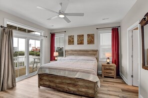 5 多间卧室、办公桌、熨斗/熨衣板、旅行婴儿床