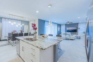 Interior - Gorgeous 5BR at Encore Resort next to Disney - 7710 (Kissimmee)