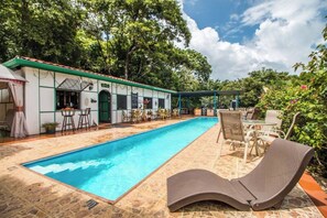 Pool - K-Rae's Irish Pub and Inn - Ocean Blue (Nosara)