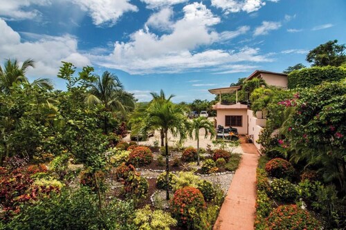 K-Rae's Irish Pub and Inn - Ocean Blue