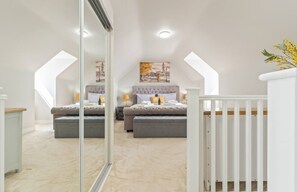 5 chambres, fer et planche à repasser, lit de bébé portatif, Wi-Fi