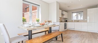 Luxury 5 bed House with Hot-tub near Bicester Village