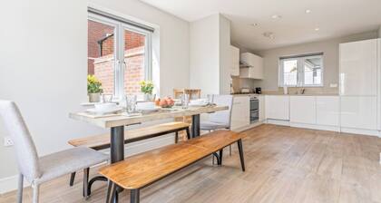 Luxury 5 bed House with Hot-tub near Bicester Village