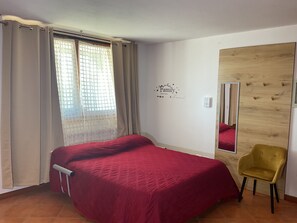 1 bedroom, iron/ironing board, WiFi, bed sheets - Home Iseo Lake IT016033B4DFOPOZFQ 016033-CIM-00045 (Bossico)
