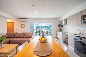 Interior - 3 Pools & BBQ - 3 Rooms & 2 Bathrooms close to the beach (Jacó)